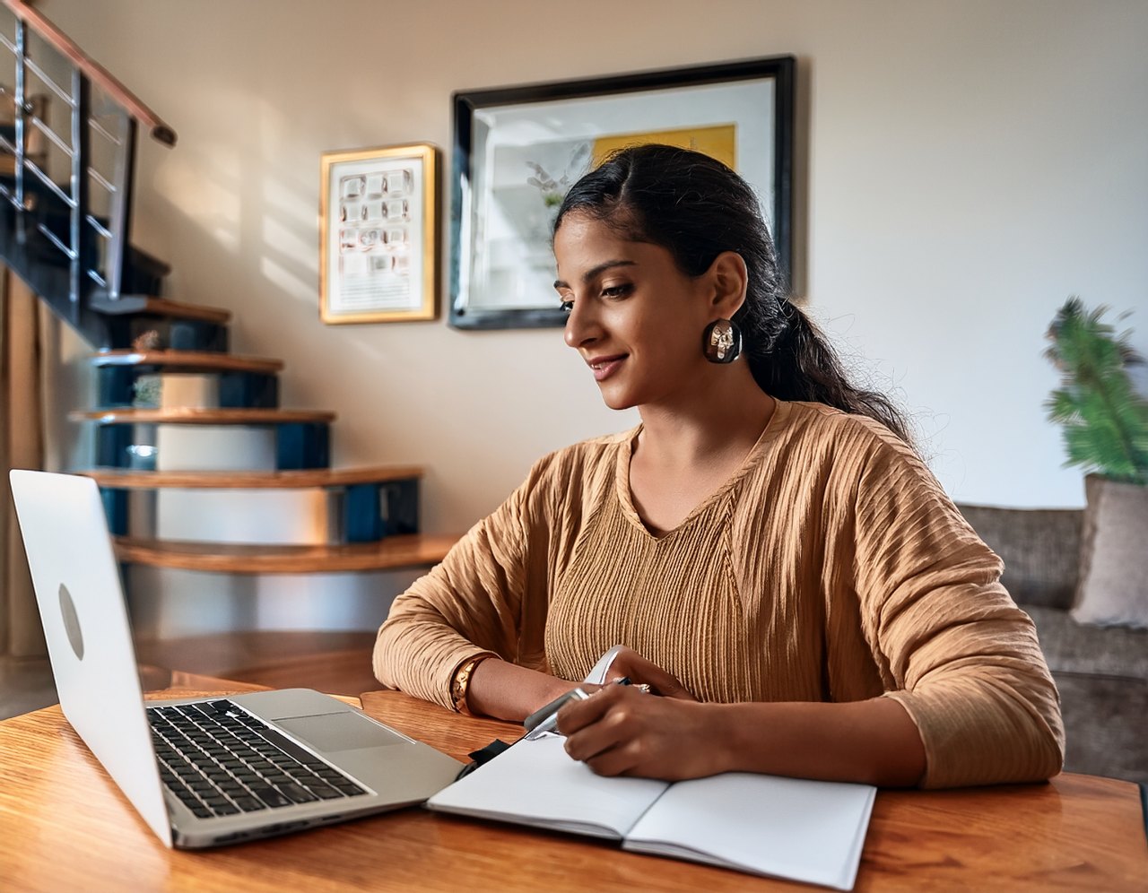 Accessibility certification courses: studying an online lesson at home