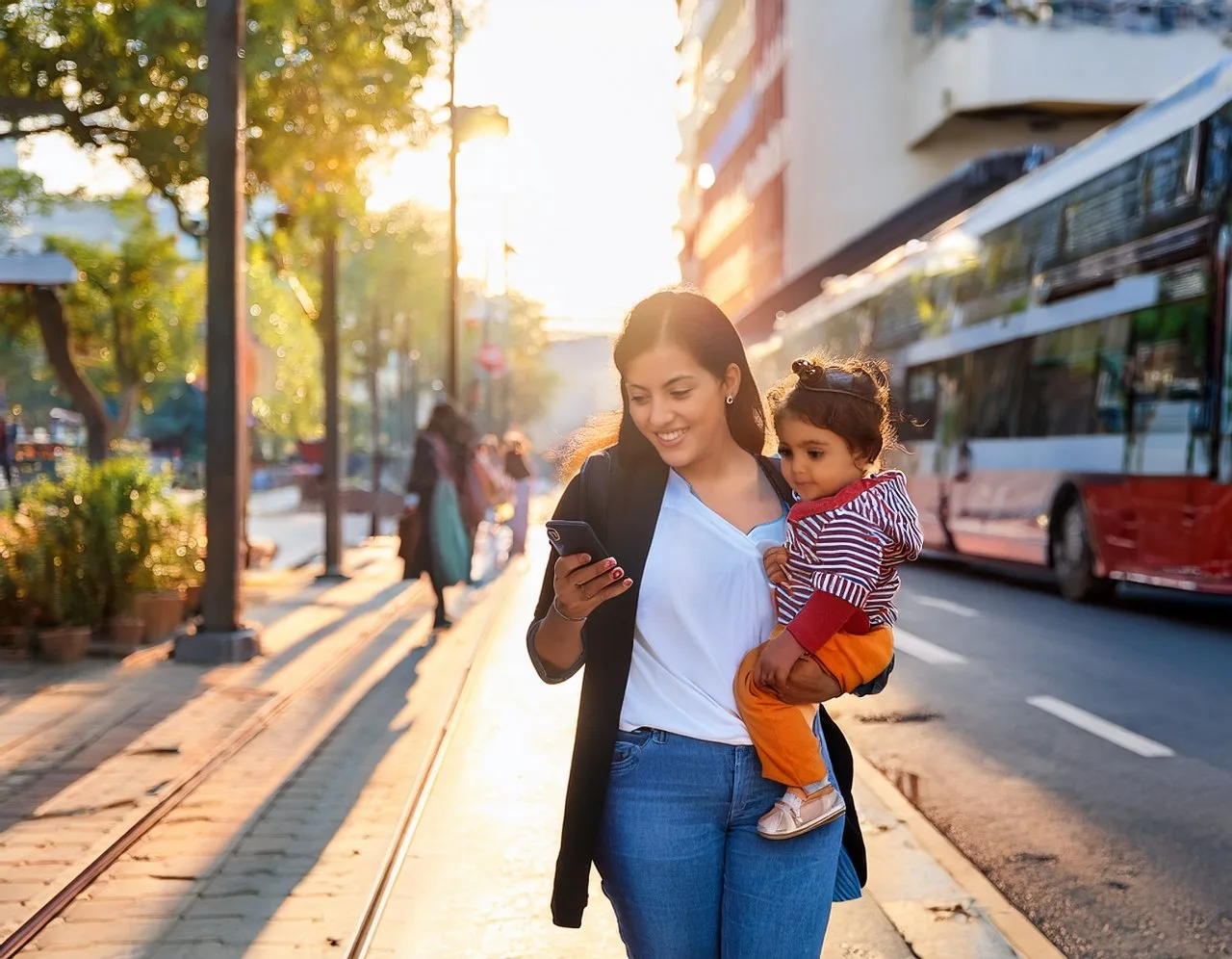 Everyday situations where inclusive design helps: one-handed phone use outdoors